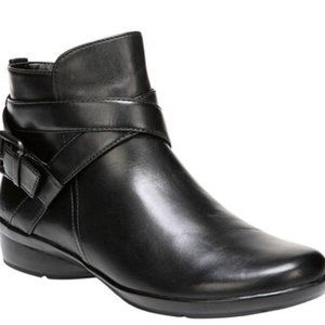 Naturalizer's Casandra Leather Bootie - 8.5N Rarely worn